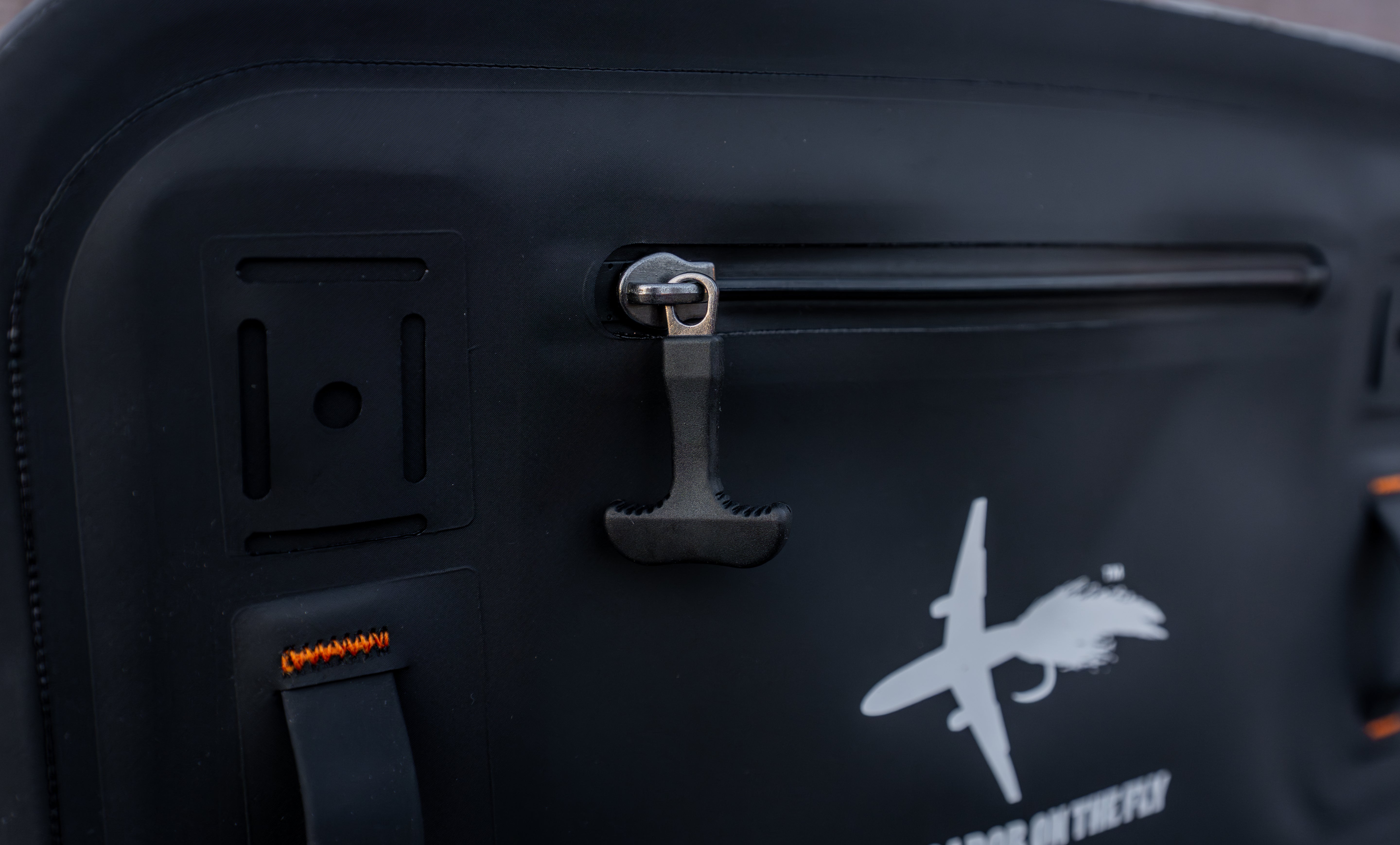 RIVERVAULT 2.0 - WATERPROOF FLY FISHING LUMBAR &  HIP PACK